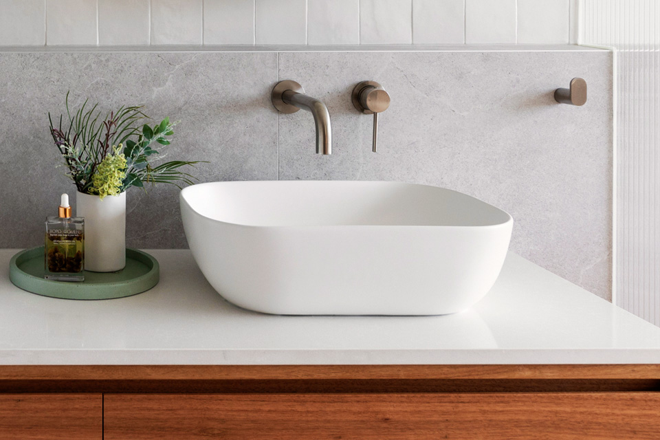 20240319_JustinPlace_WheelerHeights-30 tub basin matte white tub basin